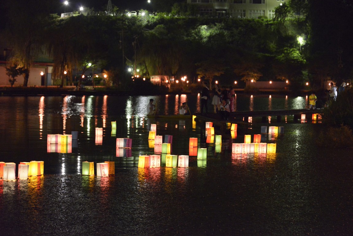 灯籠流し